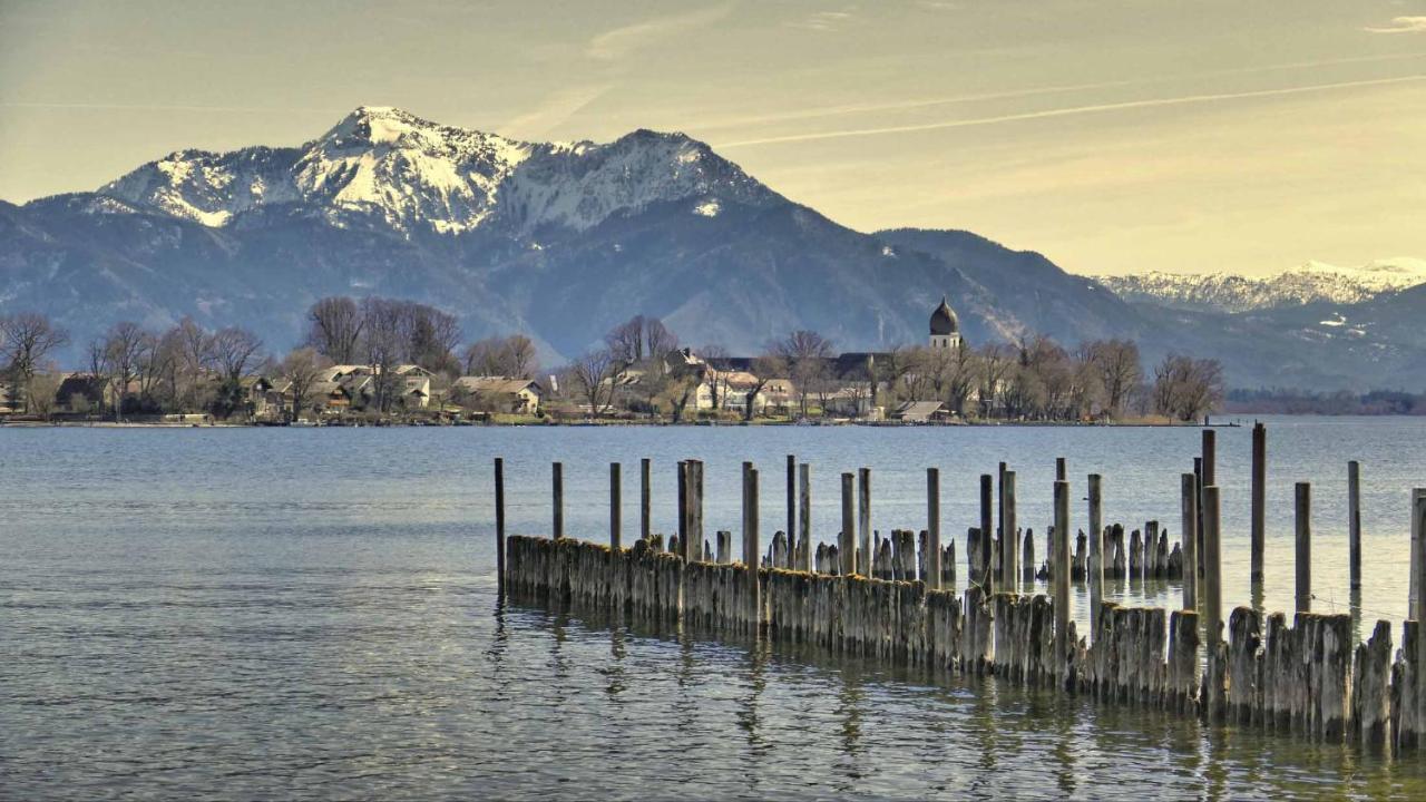 Lieblingseck Nachhaltige 5 Sterne Ferienwohnung Direkt Am Chiemsee Гштадт-ам-Кимзее Экстерьер фото